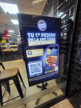 Pantallas Publicitarias Escaparate