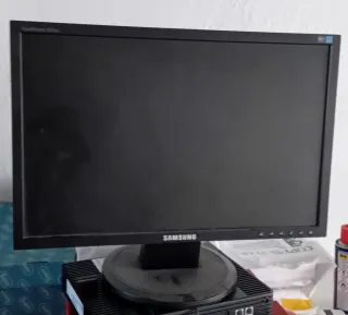 Pantalla Samsung 17 Negra