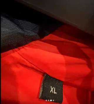 Plumas Hackett Aston Martin Racing Talla XL