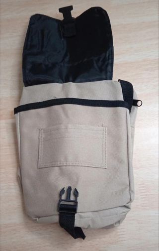 Bolso pequeño beige y negro