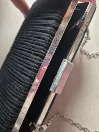 Bolso de fiesta negro con cadena