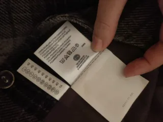 Falda de cuadros gris y negra