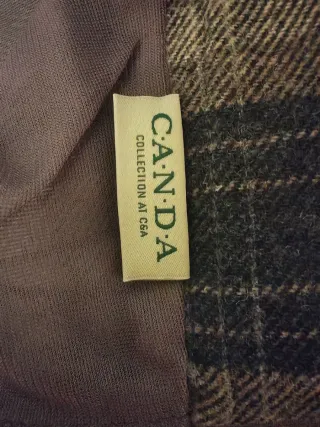 Falda de cuadros gris y negra