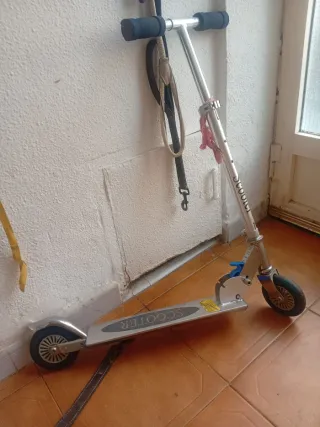 Patín infantil plateado