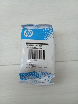 Cartuchos de tinta cian, magenta y amarillo