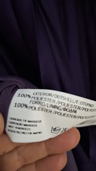 Vestido morado plisado evasé de fiesta