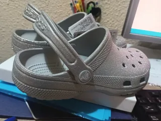 Zuecos Crocs Classic Glitter Plata Talla 36-37