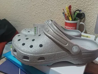 Zuecos Crocs Classic Glitter Plata Talla 36-37