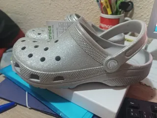 Zuecos Crocs Classic Glitter Plata Talla 36-37