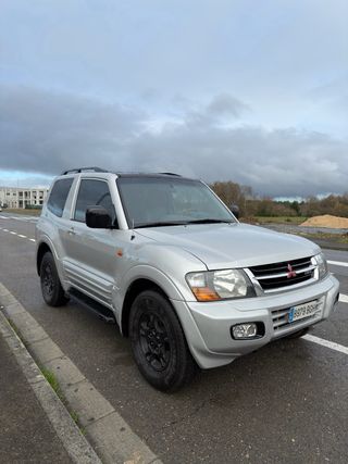 Mitsubishi Montero 2004