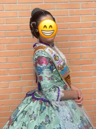 Traje de Fallera verde y multicolor