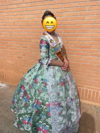 Traje de Fallera verde y multicolor