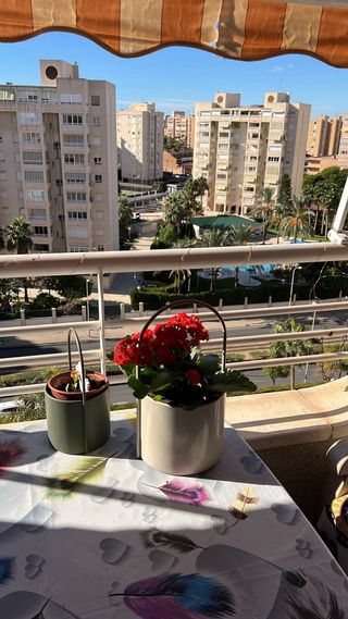 Excelente piso a 300 metros de la playa.