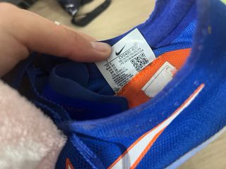 Clavos Nike Azules y Blancos