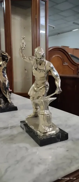 Figura Herrero Baño Plata Ley