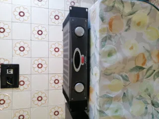 Etapa de Potencia Alesis RA300 Negra