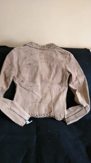 Cazadora de piel tachuelas XS