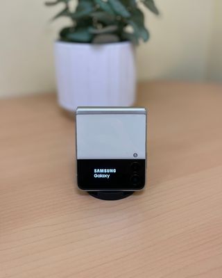 Samsung Galaxy Z Flip 3 -92084-