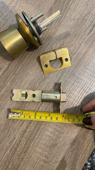 9 pomos de puerta dorados