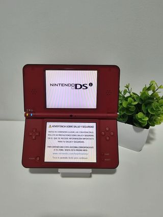 Nintendo DSi XL Edición 25 Aniversario Roja