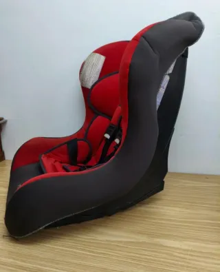 Silla de coche infantil Nani roja
