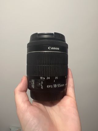 Cámara Canon EOS 700D + Lente EF-S 18-55mm