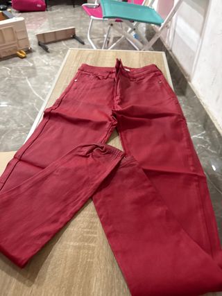Pantalón cuero mujer talla S rojo