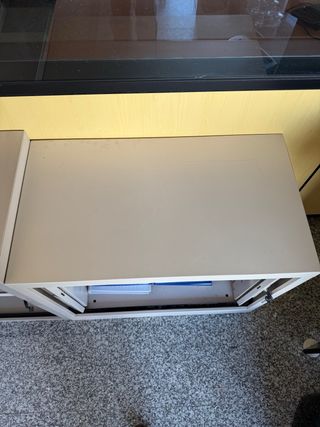 Mueble archivador metálico beige con llave