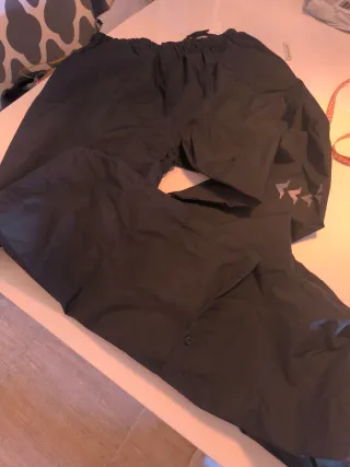 Chaqueta y pantalón SULAITE impermeable gris y neg