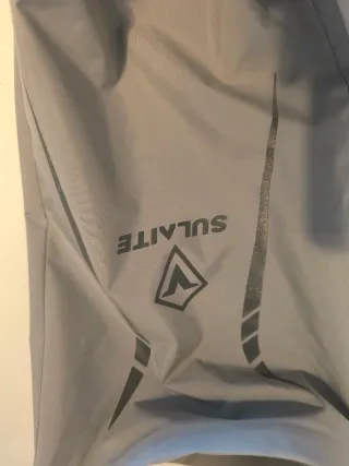 Chaqueta y pantalón SULAITE impermeable gris y neg