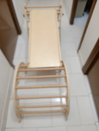 Triángulo de escalada Montessori madera