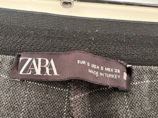 Pantalón Zara cuadros gris Talla S