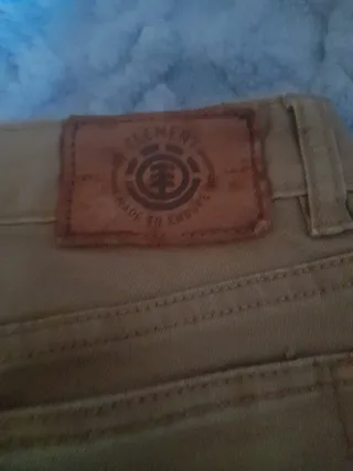 Pantalón corto marrón Element