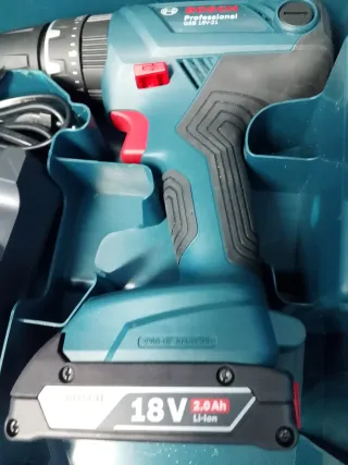 Taladro Bosch Profesional 18V + Accesorios