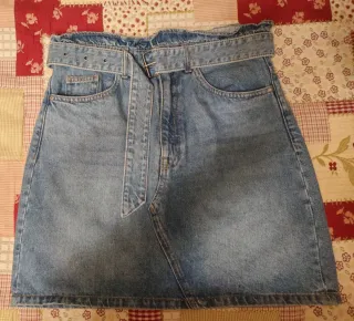 Falda vaquera H&M con cinturón