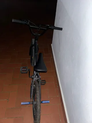 Bicicleta BMX Negra Casi Nueva