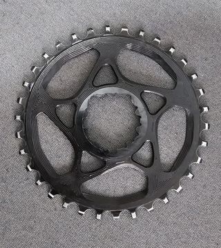 Plato 34T Absolute Black SRAM 3 tornillos