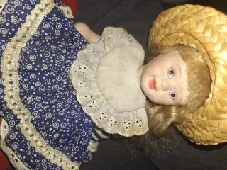 Muñeca porcelana antigua años 80
