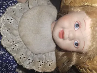 Muñeca porcelana antigua años 80