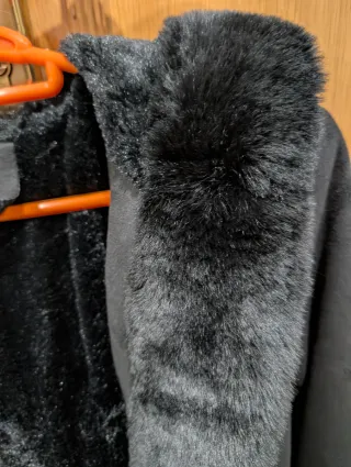 Cappotto da donna con pelo nero