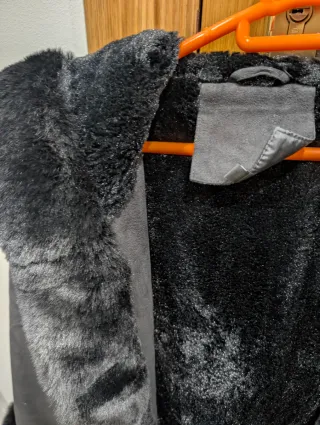 Cappotto da donna con pelo nero