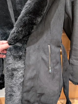 Cappotto da donna con pelo nero