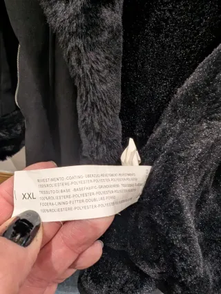 Cappotto da donna con pelo nero