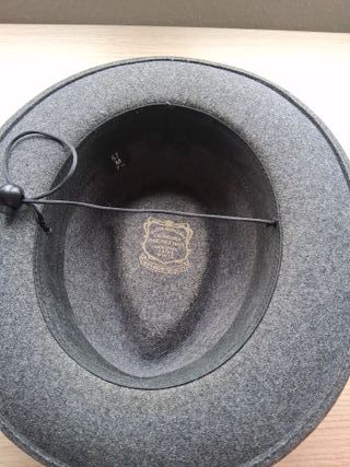 3 Sombreros y Sombrerera