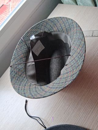 3 Sombreros y Sombrerera