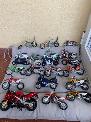 Lote 21 Motos de Colección a escala.