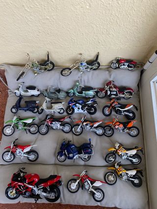 Lote 21 Motos de Colección a escala.