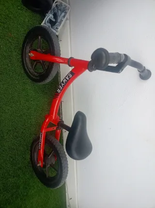 Bicicleta infantil Sawyer roja