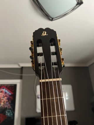 Guitarra Clásica Negra + Accesorios
