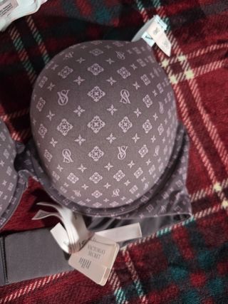 2 Sujetadores Victoria's Secret